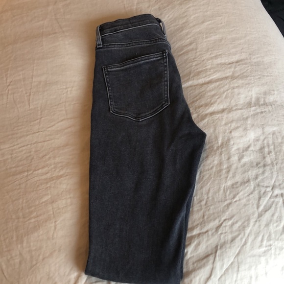 Aritzia- Denim Forum- Lola High Rise - Picture 2 of 6